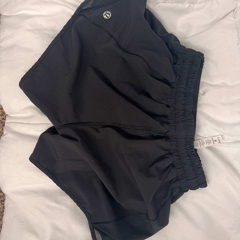 Lululemon Hotty Hot Low Rise Lined short Size 2